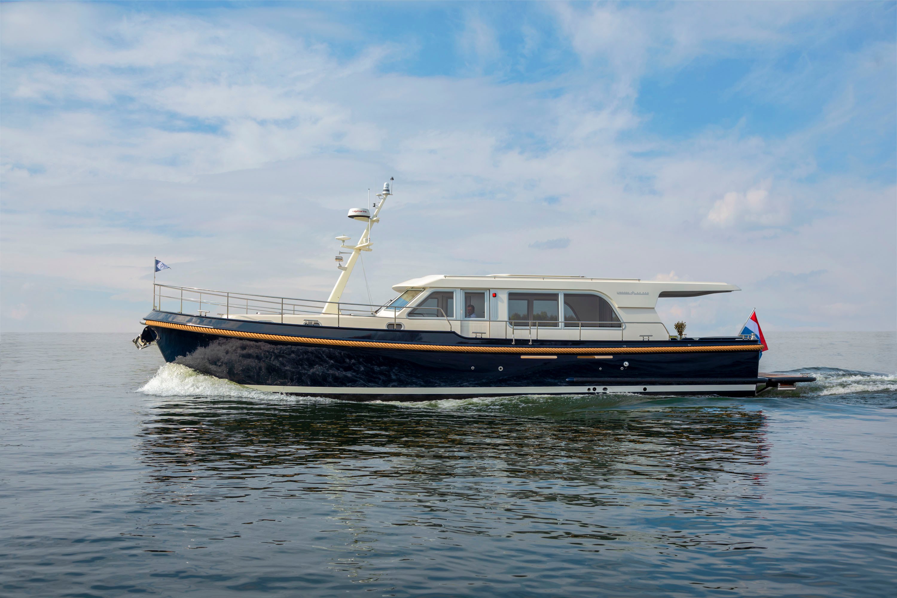 linssen-grand-sturdy-500-sedan-20210421-224b